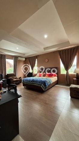 Jual Rumah Luas Elegan Dengan View Eksklusif di Bintaro, Tangerang Selatan Jual Rumah Luas Elegan Dengan View Eksklusif di Bintaro, Tangerang Selatan