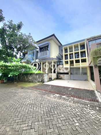 Jual Rumah Luas Elegan Dengan View Eksklusif di Bintaro, Tangerang Selatan Jual Rumah Luas Elegan Dengan View Eksklusif di Bintaro, Tangerang Selatan