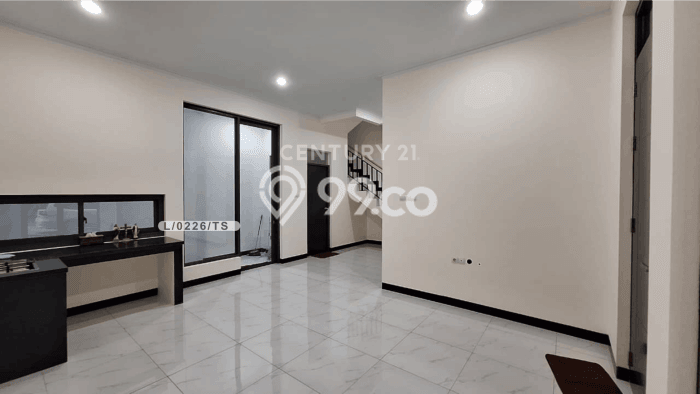 Disewakan Rumah Murah di Taman Kopo Indah Bandung dengan 3 Kamar Tidur Disewakan Rumah Murah di Taman Kopo Indah Bandung dengan 3 Kamar Tidur