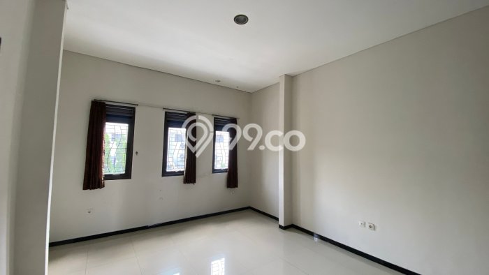 Jual Rumah Eksklusif 3 KT di Buah Batu, Bandung Jual Rumah Eksklusif 3 KT di Buah Batu, Bandung