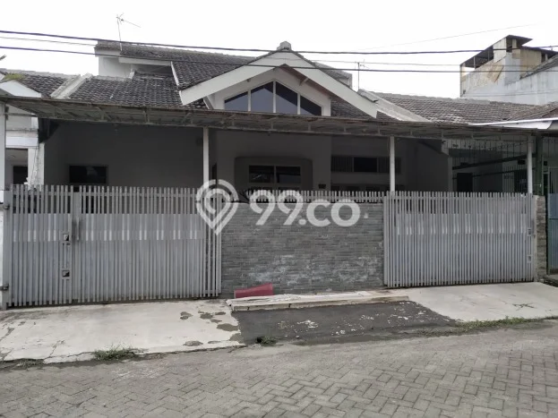 Jual Cepat Rumah 5 KT 4 KM di Kawasan Komersial , Bandung Jual Cepat Rumah 5 KT 4 KM di Kawasan Komersial , Bandung
