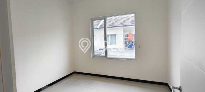 Rumah Minimalis 3 Kamar LT 108m2 di Taman Kopo Indah Rumah Minimalis 3 Kamar LT 108m2 di Taman Kopo Indah