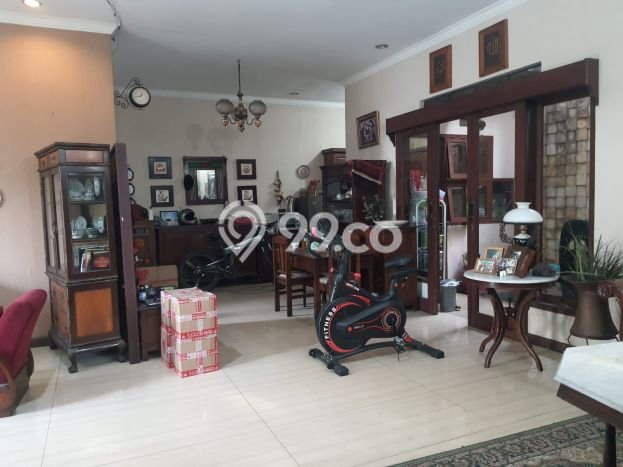 Rumah Strategis dengan Luas Tanah 172m2m² dan Luas Bangunan 270m2m² di Kawasan , Bandung Rumah Strategis dengan Luas Tanah 172m2m² dan Luas Bangunan 270m2m² di Kawasan , Bandung