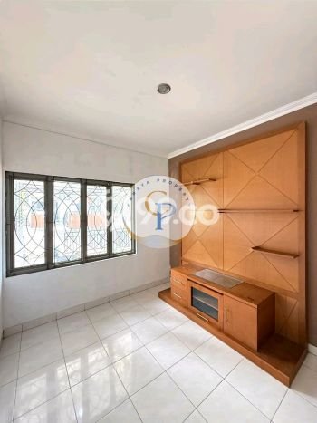 PROPERTI UNGGULAN! Rumah Strategis di Cilengkrang, Luas 215m² Bangunan 200m² PROPERTI UNGGULAN! Rumah Strategis di Cilengkrang, Luas 215m² Bangunan 200m²