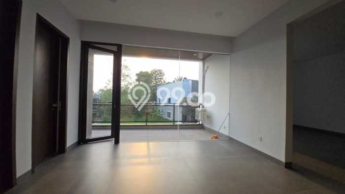 Dijual Rumah Mewah Megah Dengan View Eksklusif di Alam Sutera, Tangerang Dijual Rumah Mewah Megah Dengan View Eksklusif di Alam Sutera, Tangerang