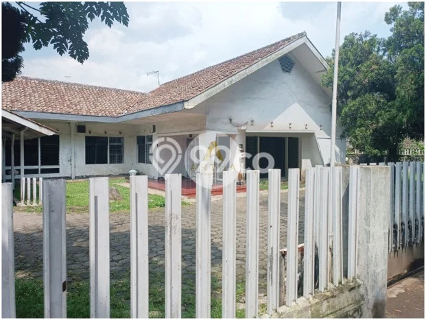 Rumah Elit LB 450m2 Siap Huni Desain Elegan di Buah Batu, Bandung Rumah Elit LB 450m2 Siap Huni Desain Elegan di Buah Batu, Bandung