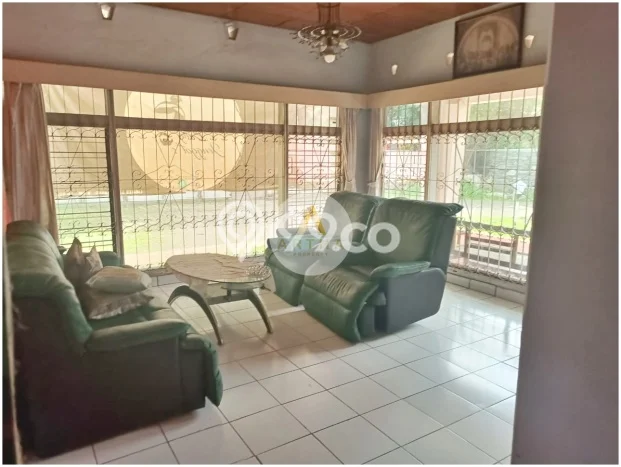 Rumah Elit LB 450m2 Siap Huni Desain Elegan di Buah Batu, Bandung Rumah Elit LB 450m2 Siap Huni Desain Elegan di Buah Batu, Bandung