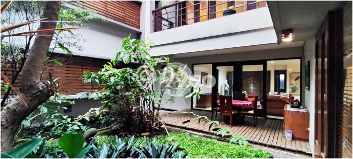 Hunian Mewah Dijual LT 375m2 di Batununggal, Bandung Hunian Mewah Dijual LT 375m2 di Batununggal, Bandung