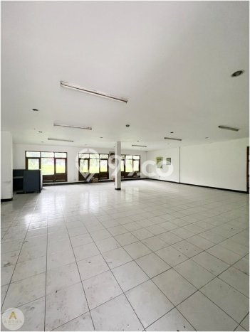 Lokasi Strategis! Dijual Gudang Bisnis di Kiaracondong, Bandung Kondisi Baik Lokasi Strategis! Dijual Gudang Bisnis di Kiaracondong, Bandung Kondisi Baik