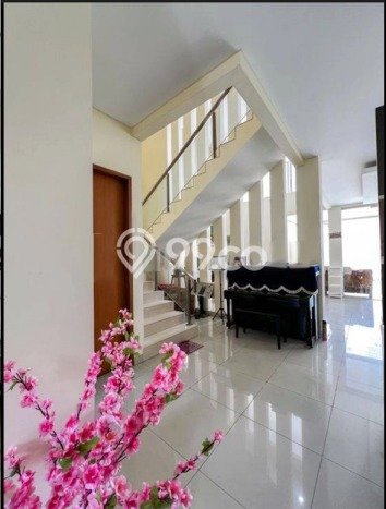Ready to Use! Luxury House LT 325m2 Desain Modern di Taman Kopo Indah Ready to Use! Luxury House LT 325m2 Desain Modern di Taman Kopo Indah