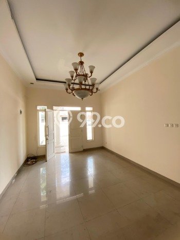 Disewakan! Rumah 2 Kamar Tidur &
3 Kamar Mandi di Turangga, Bandung Disewakan! Rumah 2 Kamar Tidur &
3 Kamar Mandi di Turangga, Bandung