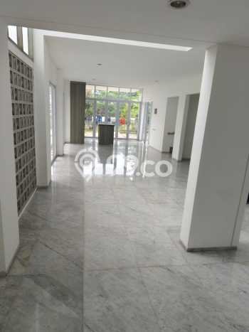 Rumah Mewah LB 750m2 Siap Pakai Desain Elegan di Dago, Bandung Rumah Mewah LB 750m2 Siap Pakai Desain Elegan di Dago, Bandung