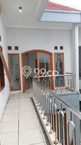 Rumah Luxury Modern Tanpa Renovasi di Mekar Wangi Bandung Rumah Luxury Modern Tanpa Renovasi di Mekar Wangi Bandung