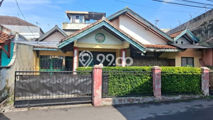 Rumah Modern 6 KT LT 236m2 di Moch Toha Rumah Modern 6 KT LT 236m2 di Moch Toha