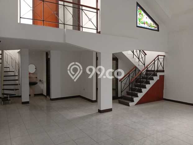 Disewakan! Rumah 4 Kamar Tidur &
2 Kamar Mandi di Leuwi Panjang, Bandung Disewakan! Rumah 4 Kamar Tidur &
2 Kamar Mandi di Leuwi Panjang, Bandung