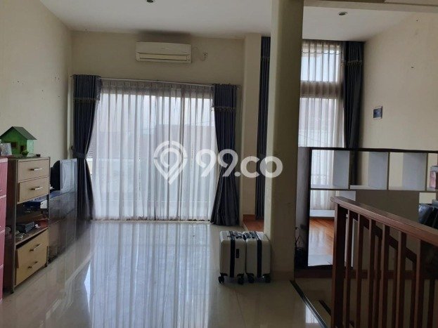 Siap Huni Rumah Mewah 8 Kamar di Bojongsoang Dekat ke Mana Pun Siap Huni Rumah Mewah 8 Kamar di Bojongsoang Dekat ke Mana Pun