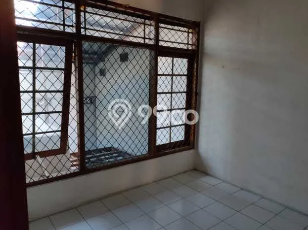 Lokasi strategis! Rumah siap huni dikontrakkan di Regol LB 140m2 Lokasi strategis! Rumah siap huni dikontrakkan di Regol LB 140m2