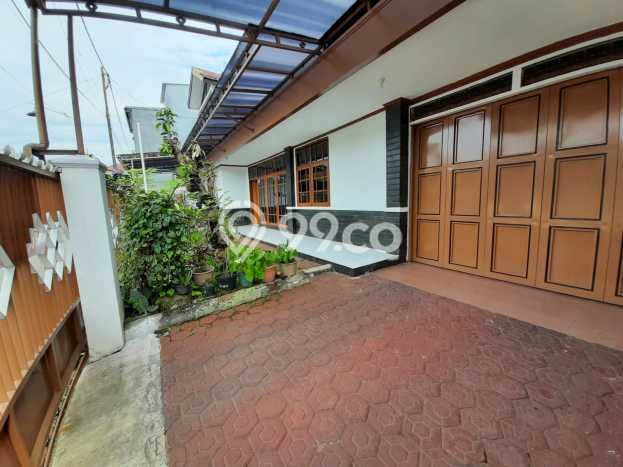 For Sale! Luxury House LT 280m2 Desain Elegan di BKR For Sale! Luxury House LT 280m2 Desain Elegan di BKR