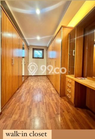 Rumah Elit LB 450m2 Siap Huni Desain Elegan di Ciumbuleuit, Bandung Rumah Elit LB 450m2 Siap Huni Desain Elegan di Ciumbuleuit, Bandung