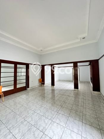 Ready to Use! Luxury House LT 843m2 Desain Elegan di Sumurbandung Ready to Use! Luxury House LT 843m2 Desain Elegan di Sumurbandung
