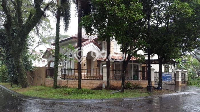 Rumah Elit Modern Tanpa Renovasi di Lippo Karawaci Tangerang Rumah Elit Modern Tanpa Renovasi di Lippo Karawaci Tangerang