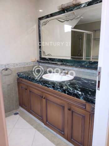 Jarang Ada! Rumah Kontrakan 4 Kamar Bagus Siap Huni Lippo Karawaci Jarang Ada! Rumah Kontrakan 4 Kamar Bagus Siap Huni Lippo Karawaci
