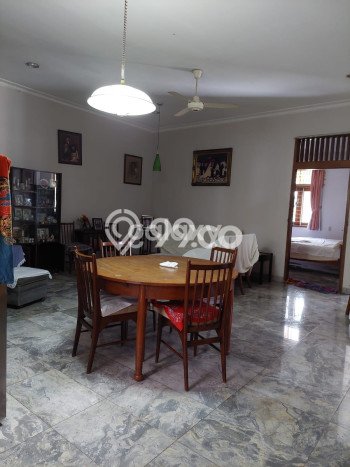 Rumah Eksklusif Siap Huni LT 300m2 di Kebon Jeruk, Jakarta Barat Rumah Eksklusif Siap Huni LT 300m2 di Kebon Jeruk, Jakarta Barat