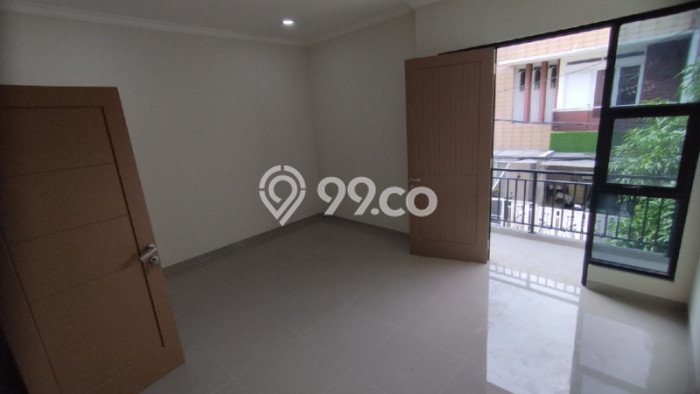 Dijual Cepat Rumah Favorit Siap Huni LB 200m2 di Kembangan, Jakarta Barat Dijual Cepat Rumah Favorit Siap Huni LB 200m2 di Kembangan, Jakarta Barat