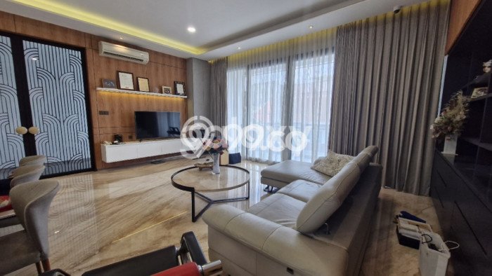 Rumah Mewah Siap Huni LT 144m2 di Kembangan, Jakarta Barat Rumah Mewah Siap Huni LT 144m2 di Kembangan, Jakarta Barat