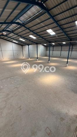 LOKASI PREMIUM! Gudang di Cipondoh, Luas 1600m2m², Area Niaga LOKASI PREMIUM! Gudang di Cipondoh, Luas 1600m2m², Area Niaga