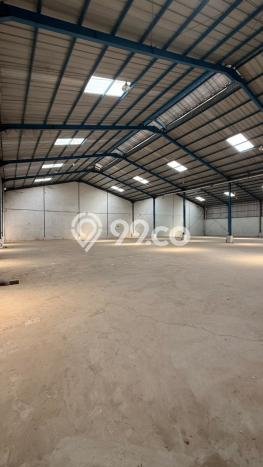 LOKASI PREMIUM! Gudang di Cipondoh, Luas 1600m2m², Area Niaga LOKASI PREMIUM! Gudang di Cipondoh, Luas 1600m2m², Area Niaga