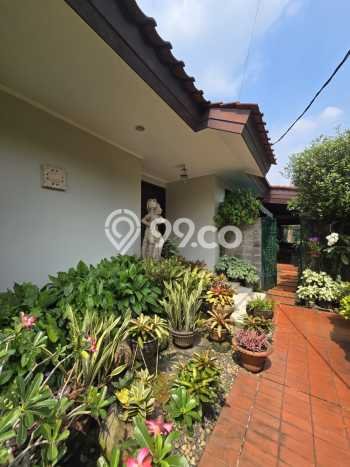For Sale! Luxury House LT 540m2 Desain Modern di Kemang For Sale! Luxury House LT 540m2 Desain Modern di Kemang