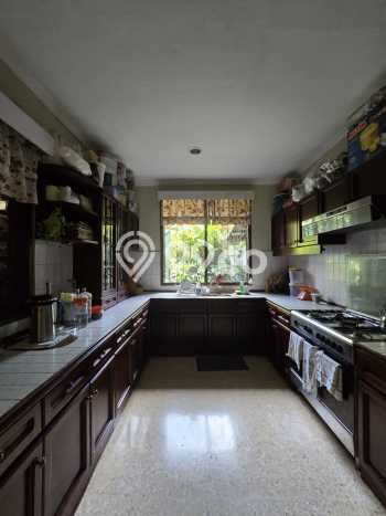 For Sale! Luxury House LT 540m2 Desain Modern di Kemang For Sale! Luxury House LT 540m2 Desain Modern di Kemang