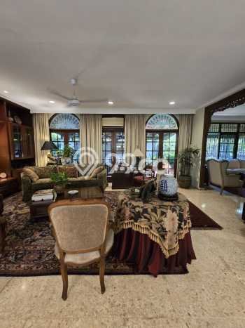 For Sale! Luxury House LT 540m2 Desain Modern di Kemang For Sale! Luxury House LT 540m2 Desain Modern di Kemang