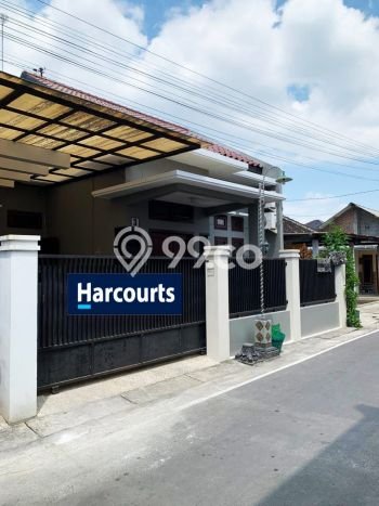 Lokasi strategis! Rumah siap huni disewakan di mojosongo LB 85m2 Lokasi strategis! Rumah siap huni disewakan di mojosongo LB 85m2