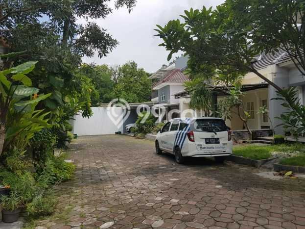 DIJUAL CEPAT! Rumah Modern di Manahan, Solo, Luas 160m² Bangunan 150m² NEGO! DIJUAL CEPAT! Rumah Modern di Manahan, Solo, Luas 160m² Bangunan 150m² NEGO!