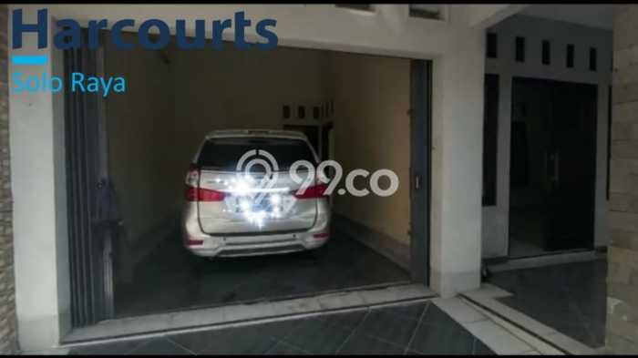 HARGA TERBAIK! Rumah Berkualitas area Jebres, LT 169m² LB 150m² HARGA TERBAIK! Rumah Berkualitas area Jebres, LT 169m² LB 150m²