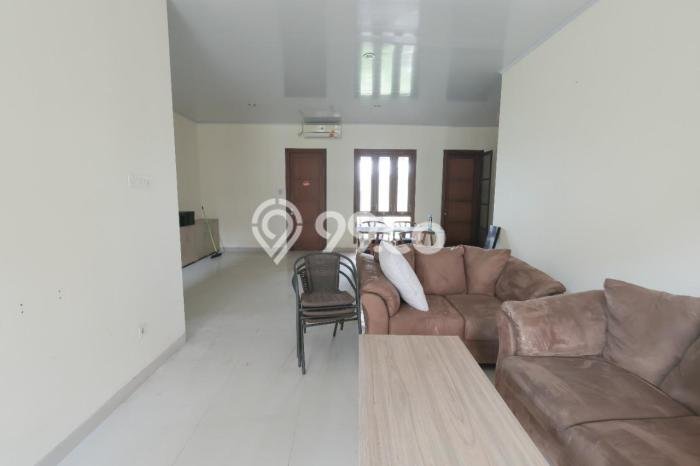 BEST DEAL! Rumah Nyaman area Colomadu, LT 180m² Bangunan 180m² BEST DEAL! Rumah Nyaman area Colomadu, LT 180m² Bangunan 180m²