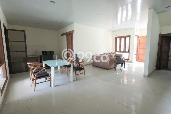 BEST DEAL! Rumah Nyaman area Colomadu, LT 180m² Bangunan 180m² BEST DEAL! Rumah Nyaman area Colomadu, LT 180m² Bangunan 180m²
