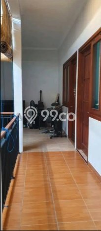Jual Segera Rumah LB 215m² di Lokasi Strategis, Solo Jual Segera Rumah LB 215m² di Lokasi Strategis, Solo