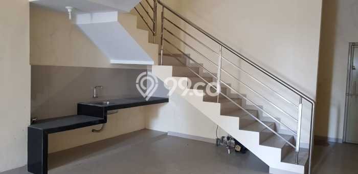 LOKASI PREMIUM! Ruko di Keprabon, Luas 250m², Lokasi Komersial LOKASI PREMIUM! Ruko di Keprabon, Luas 250m², Lokasi Komersial