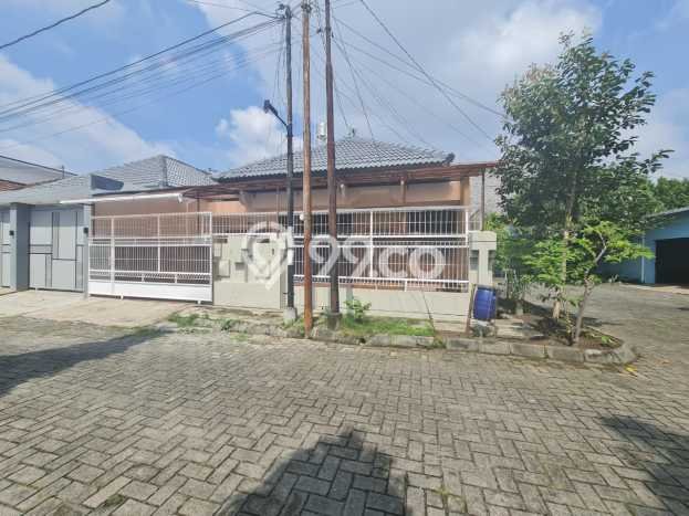 Rumah Cantik Siap Huni Di Solo Baru Luas 200m2 Aman Rumah Cantik Siap Huni Di Solo Baru Luas 200m2 Aman