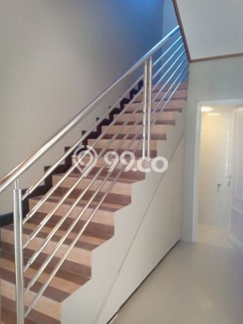Rumah Siap Pakai di Banjarsari, Solo, LT 185m² LB 300m² Rumah Siap Pakai di Banjarsari, Solo, LT 185m² LB 300m²