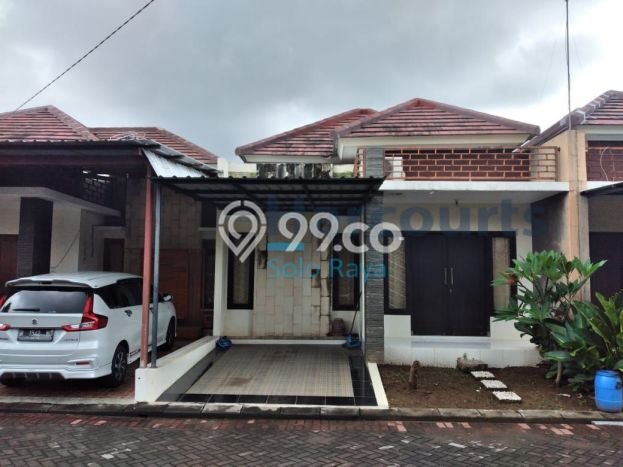 Rumah Terawat kawasan Gentan, Solo, Luas 89m² LB 65m² HARGA MENARIK! Rumah Terawat kawasan Gentan, Solo, Luas 89m² LB 65m² HARGA MENARIK!