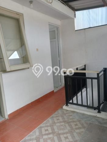 Lokasi terbaik! Rumah siap pakai disewakan di Colomadu LB 260m2 Lokasi terbaik! Rumah siap pakai disewakan di Colomadu LB 260m2