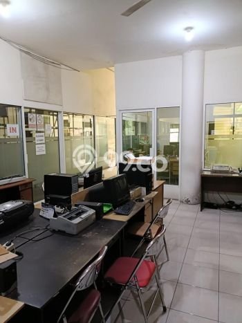 Gudang disewakan di Laweyan Solo dengan luas bangunan 400m2 Gudang disewakan di Laweyan Solo dengan luas bangunan 400m2