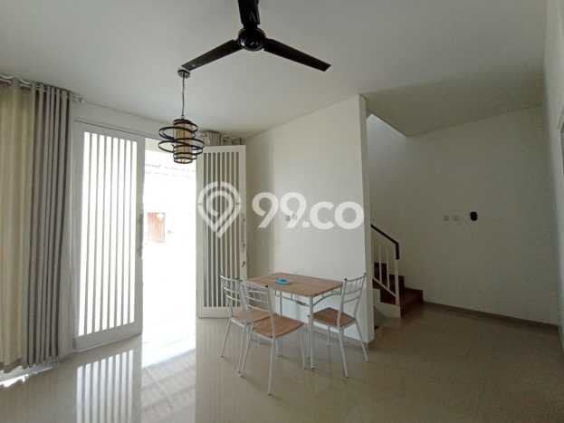 Lokasi strategis! Rumah siap pakai disewakan di Kartosuro LB 160m2 Lokasi strategis! Rumah siap pakai disewakan di Kartosuro LB 160m2