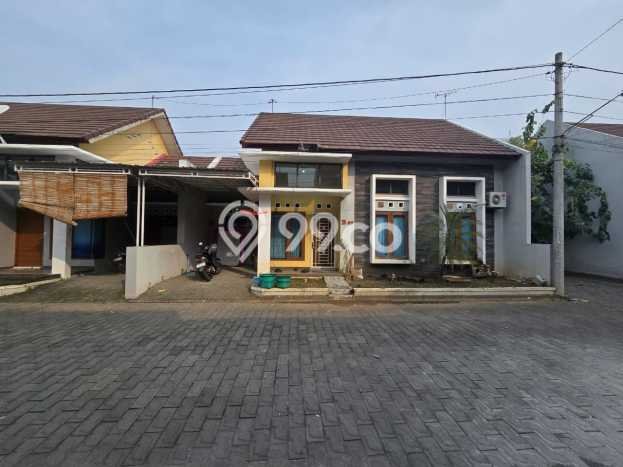 LIMITED UNIT! Rumah di Solo Baru, 3 KT, LT 135m2m² Bangunan 90m2m² LIMITED UNIT! Rumah di Solo Baru, 3 KT, LT 135m2m² Bangunan 90m2m²