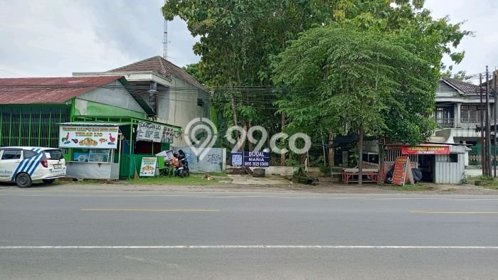 Jarang Ada! Tanah di Sragen Punya Luas 1035m2 SHM Jarang Ada! Tanah di Sragen Punya Luas 1035m2 SHM