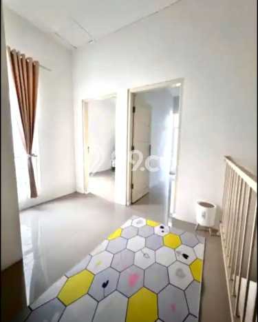Rumah Lingkungan Asri di Gentan, Solo, Luas 60m2m² Bangunan 100m2m² Rumah Lingkungan Asri di Gentan, Solo, Luas 60m2m² Bangunan 100m2m²
